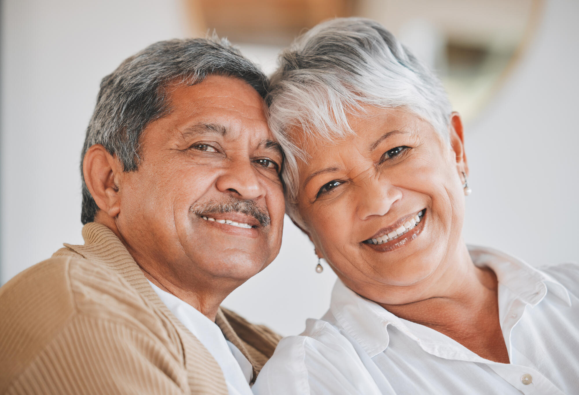 Senior Singles Dating: How New Connections Form in Community Living